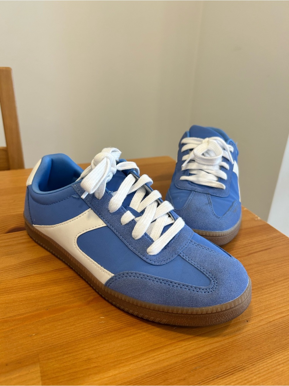 No Boundaries Light Blue and White Athletic Sneakers